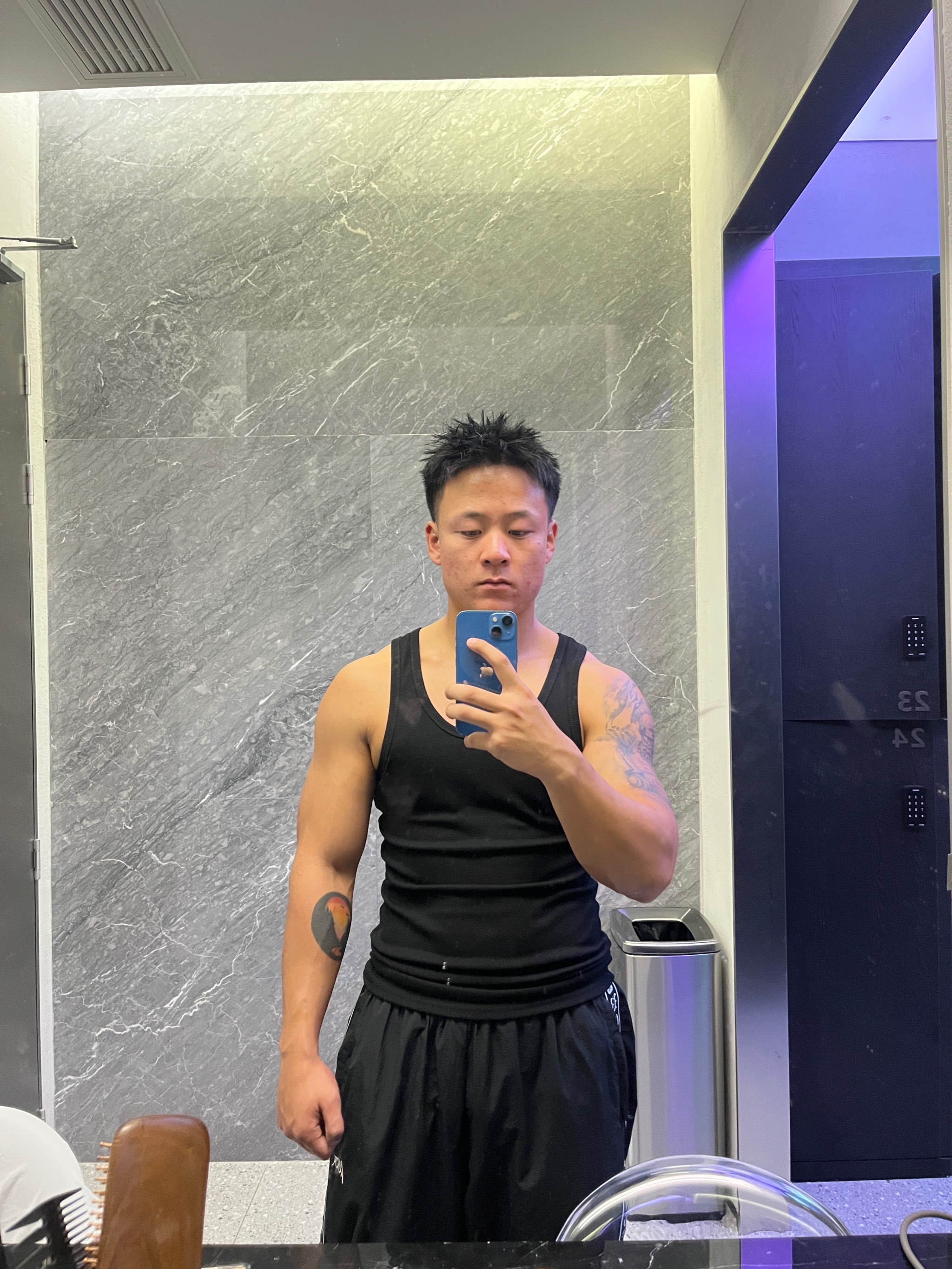 队员激战疲惫后开始恢复训练