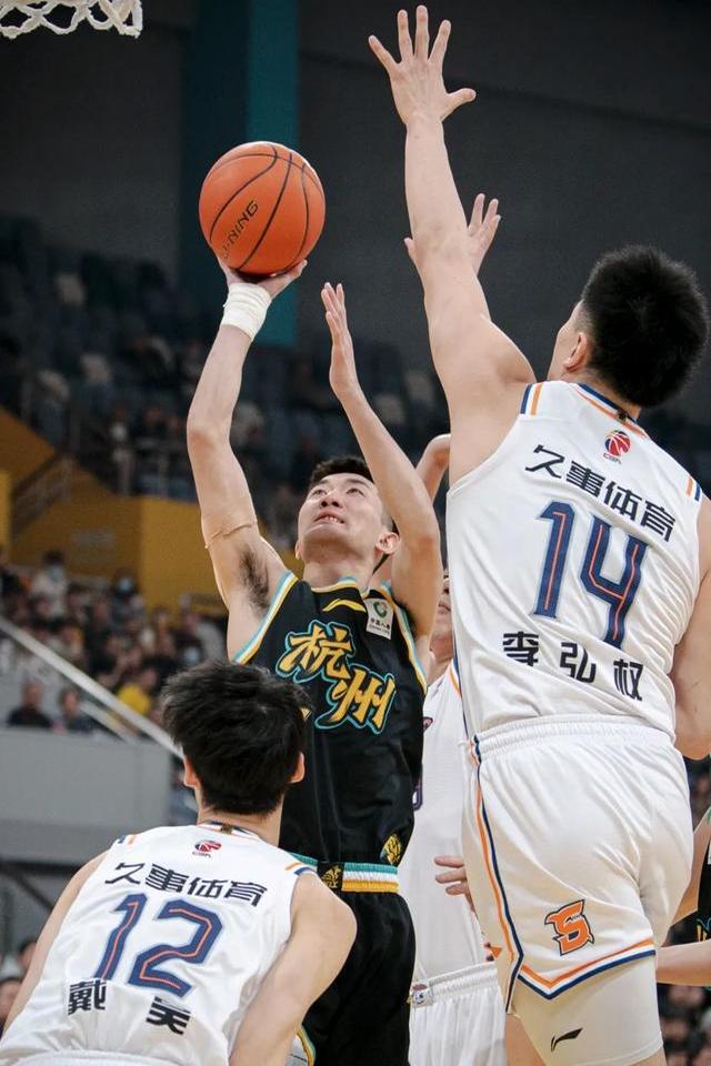 贵州队斗志昂扬，备战上海男篮一役