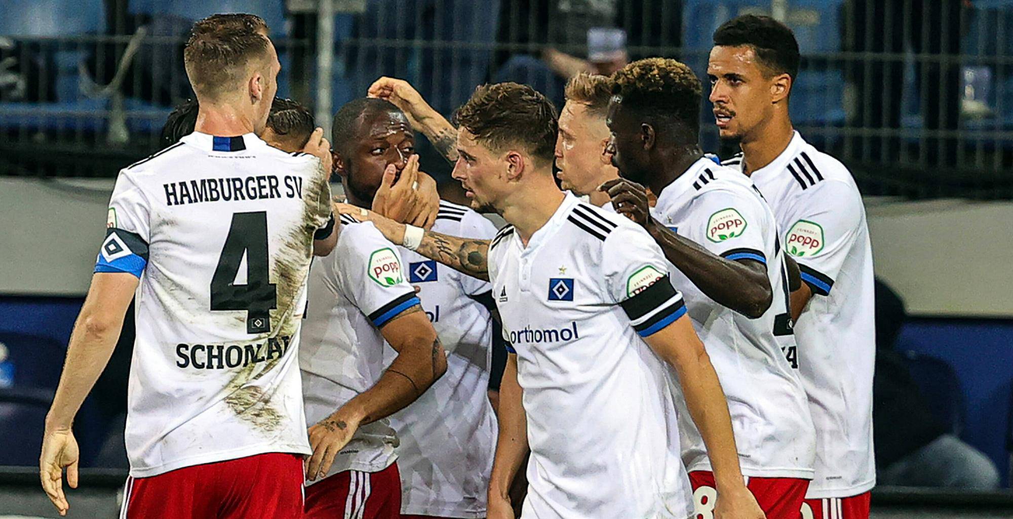 包含利沃库森主场击败门兴格拉德巴赫，豪取三分的词条