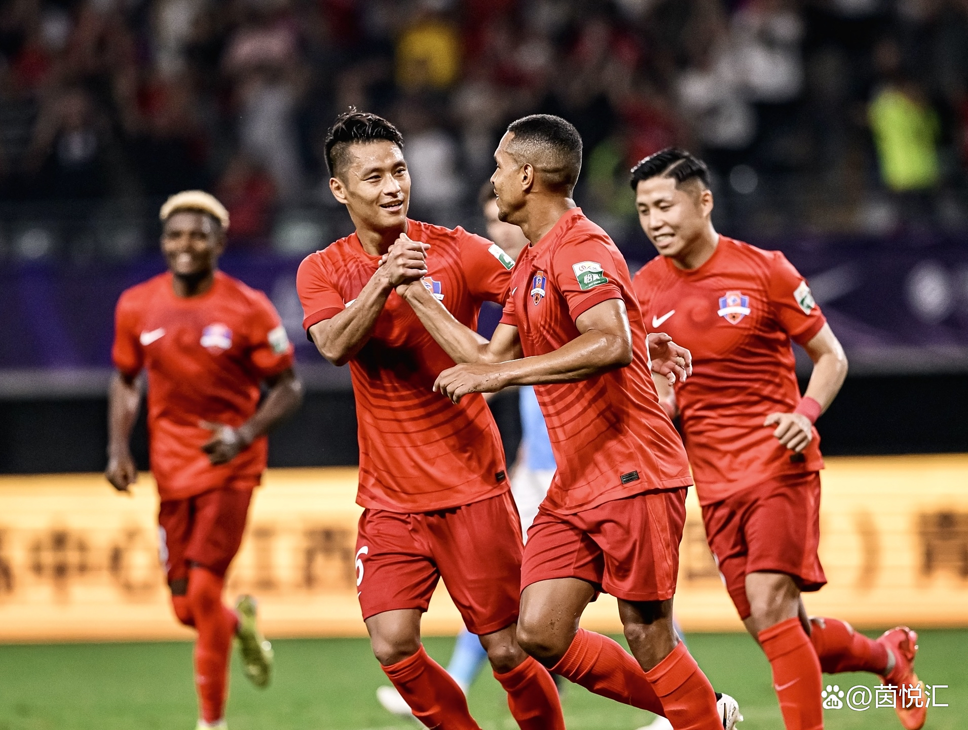 球队发挥出色，客场大胜对手