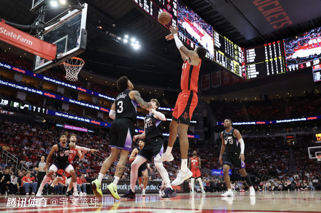 火箭险胜爵士，全队努力奋斗拼搏