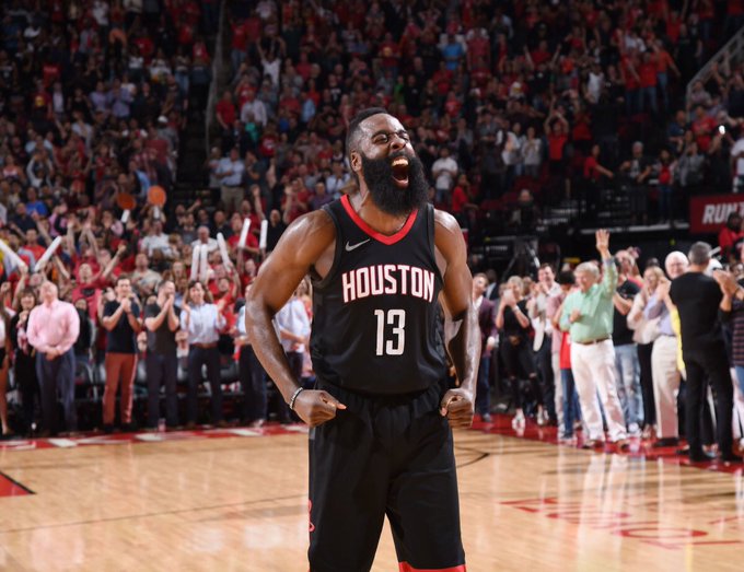 包含火箭战胜爵士，沃尔表现抢眼的词条