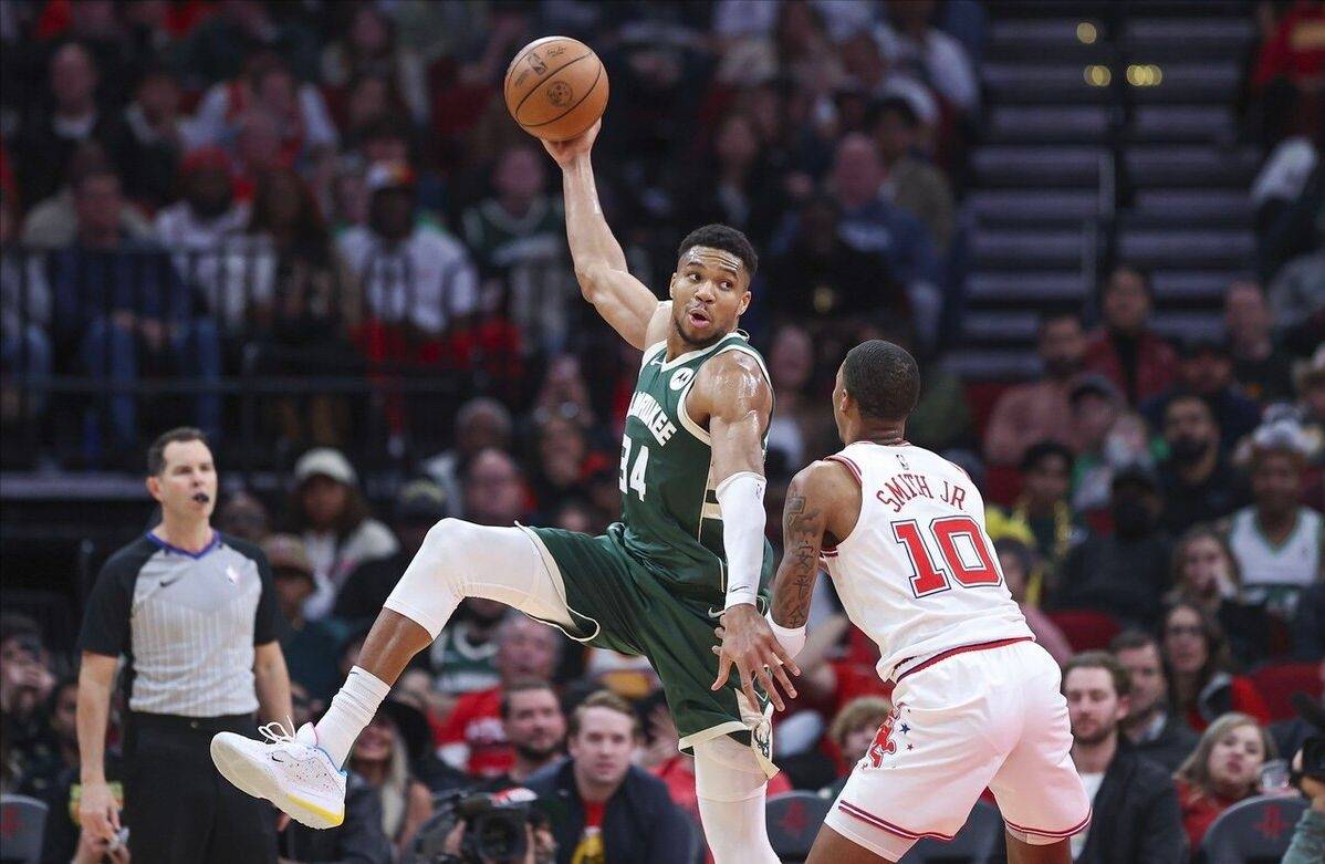 雄鹿击败黄蜂，字母哥连续登顶得分王的简单介绍