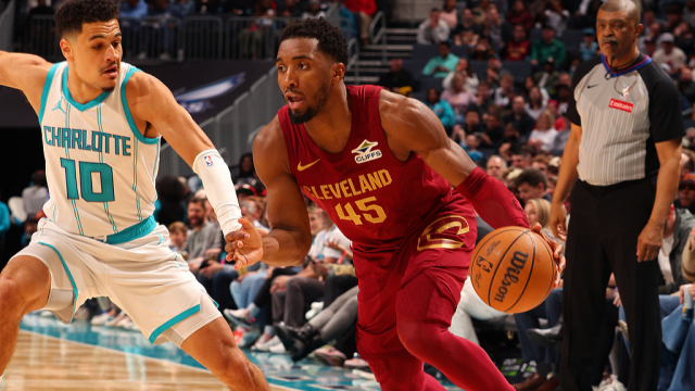 关于爵士轻取黄蜂，米切尔再现高效的信息