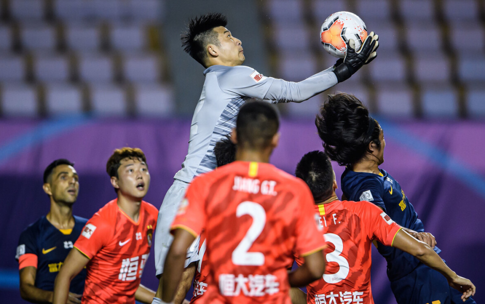 上港已经寻找身处欧洲的卡纳瓦罗欲请其接手队伍