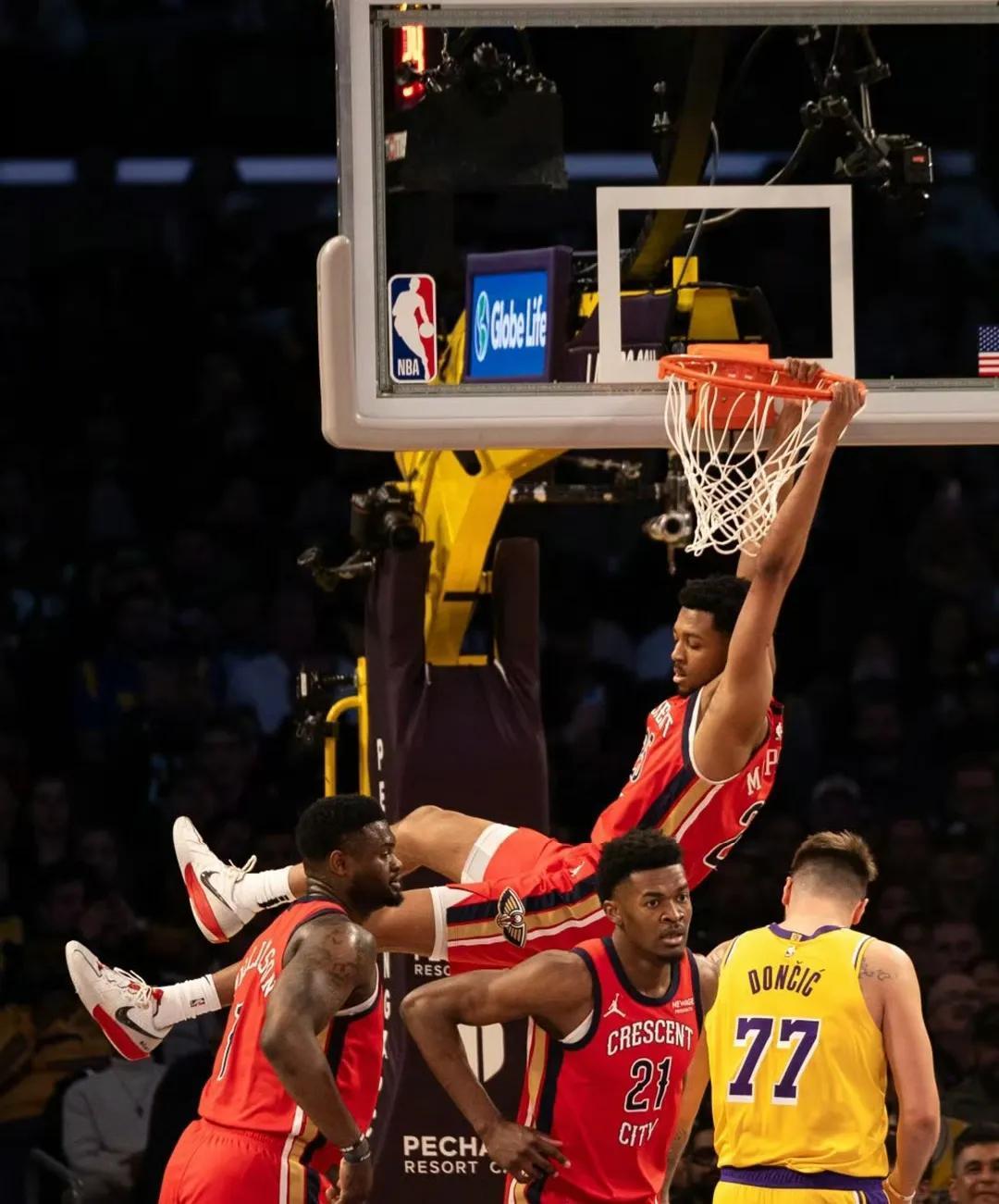 火箭逆转战胜湖人，豪取七连胜