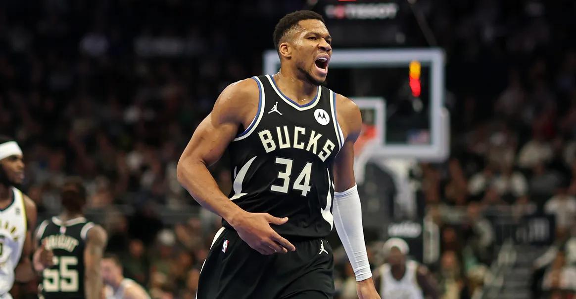 雄鹿主场力克爵士，字母哥砍下40分