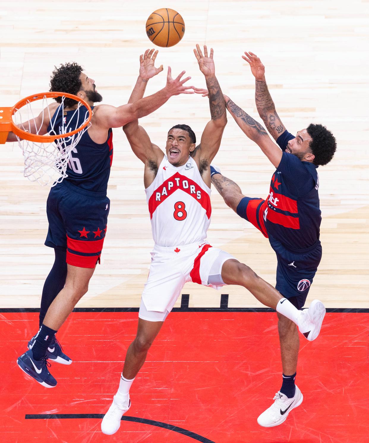 猛龙已是在NBA赛场上第一个6连胜球队