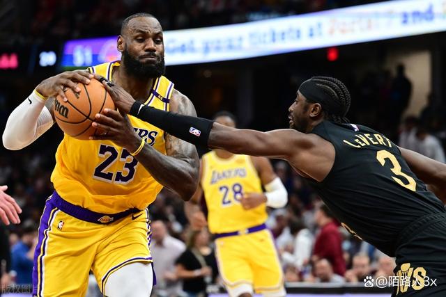 公牛惨败，湖人保持不败