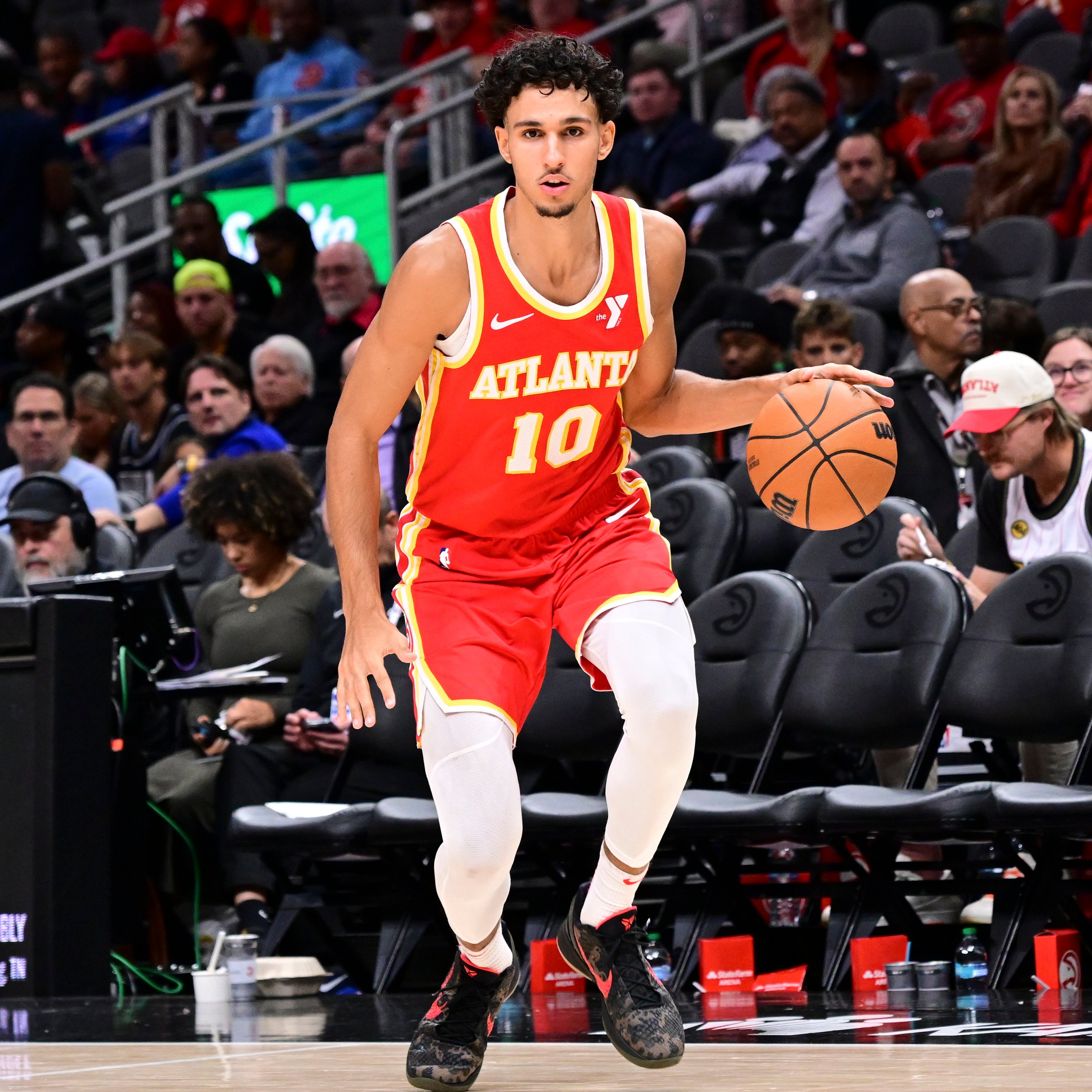 雄鹿力克老鹰豪取六连胜 雄鹿力克老鹰豪取六连胜